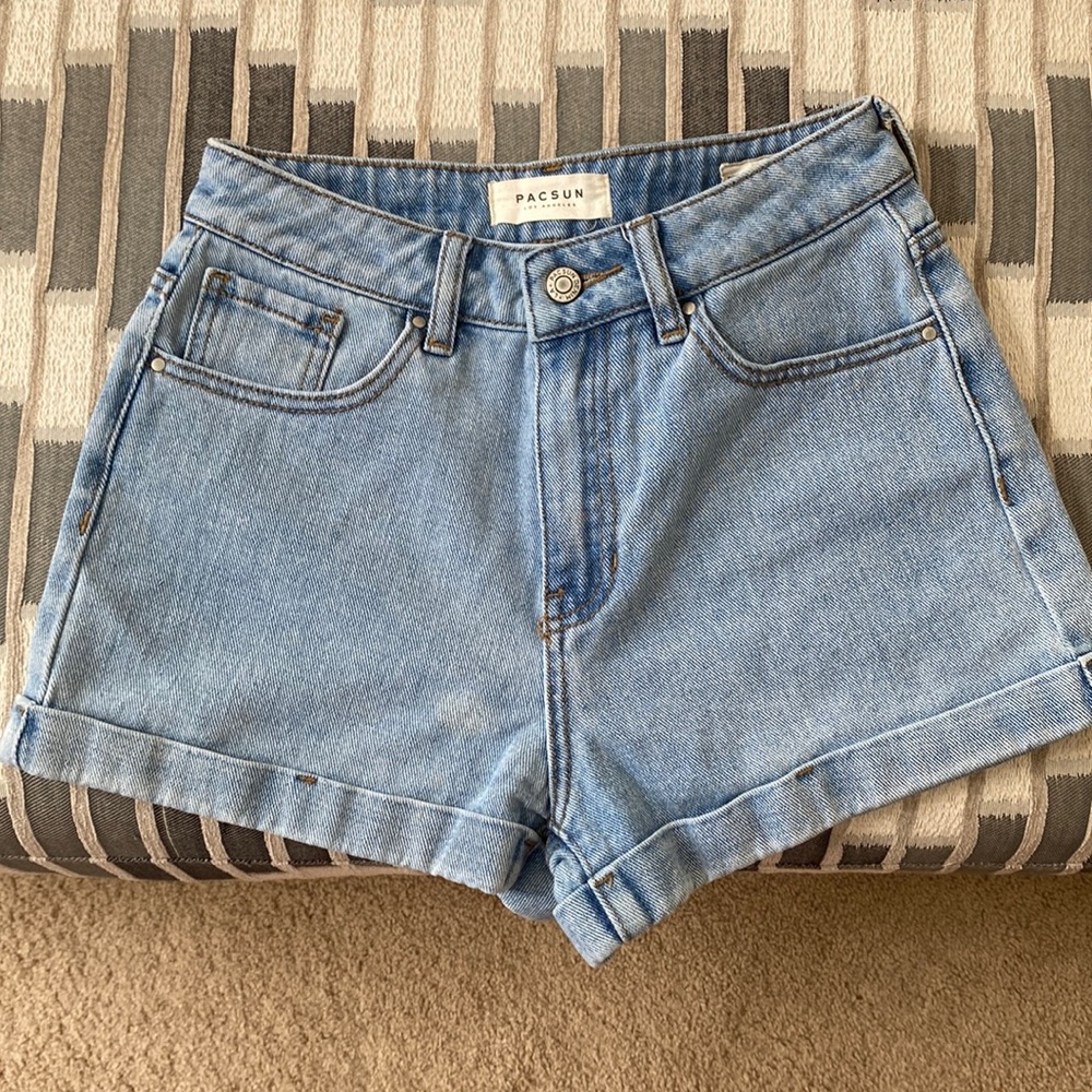 Pacsun, size 25 mom shorts